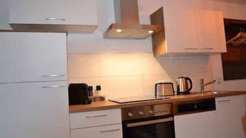 Kühlschrank, Ofen, Herdplatte, Geschirrspüler