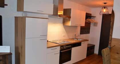 Apartment "Andy's Bergblick" with Mountain View, Wi-Fi & Balcony