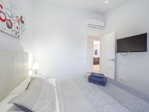 2 chambres, fer et planche à repasser, accès Internet, draps fournis