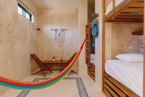 Hostik Hostal - Hostel