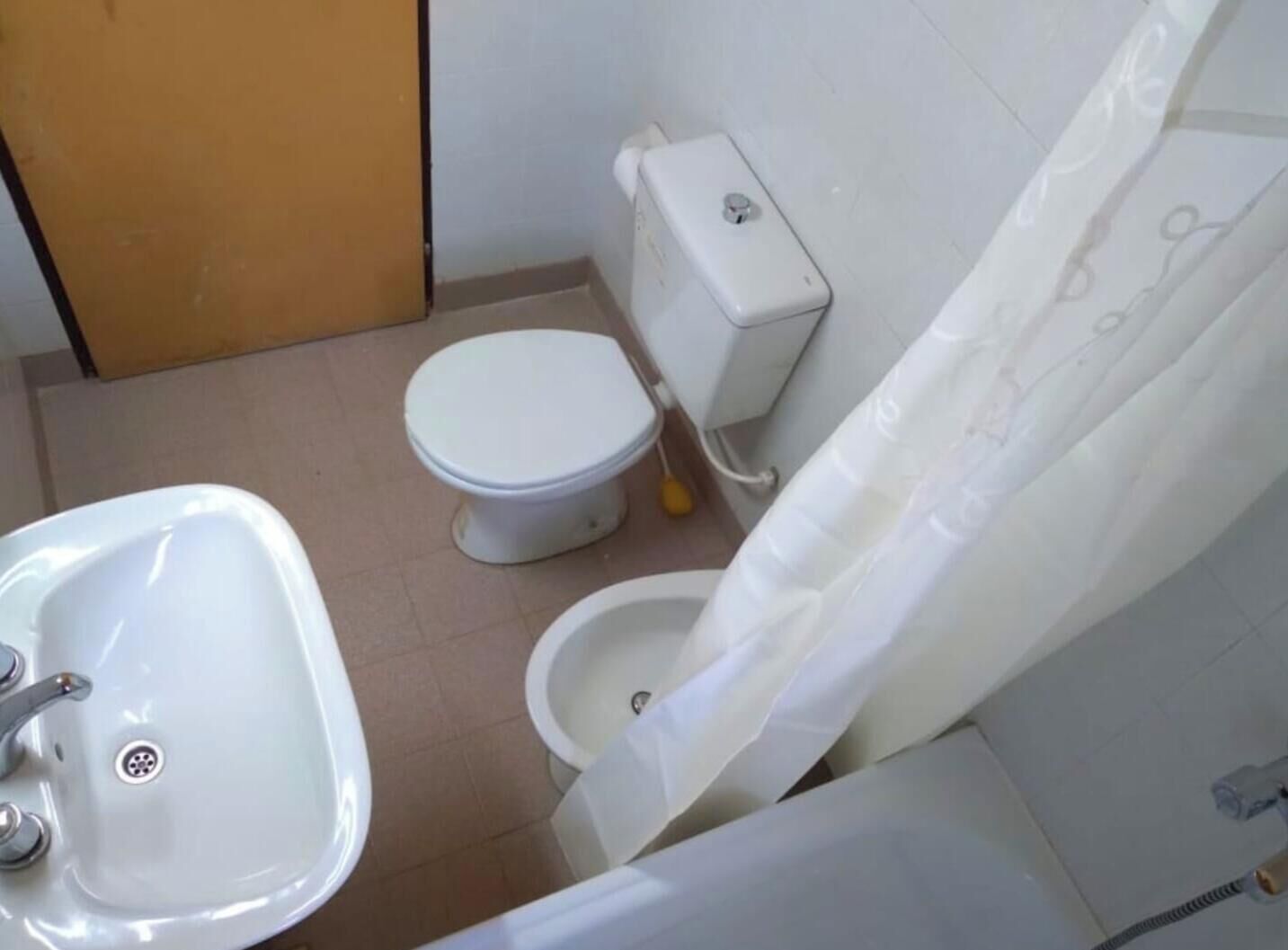 Ensemble douche/baignoire, bidet