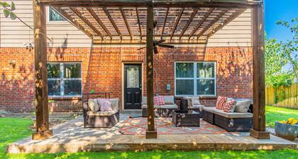 DFW Oasis! Near Reunion Tower - Great for Groups!