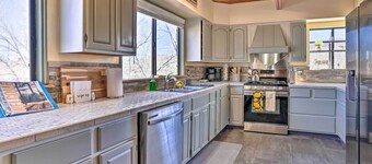 Close to Hiking & Dtwn: Mtn-View Prescott Home!