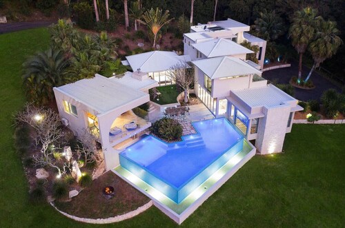 Colenso Luxury Home, Perfect for Friends & Family