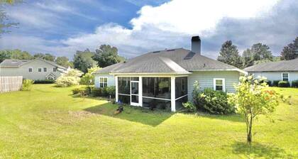 Tranquil 4 bedroom Oasis UF-Springs