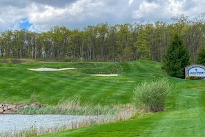 Golf - < 1 Mi to Jack Frost: Lake Harmony Townhome! (Lake Harmony)
