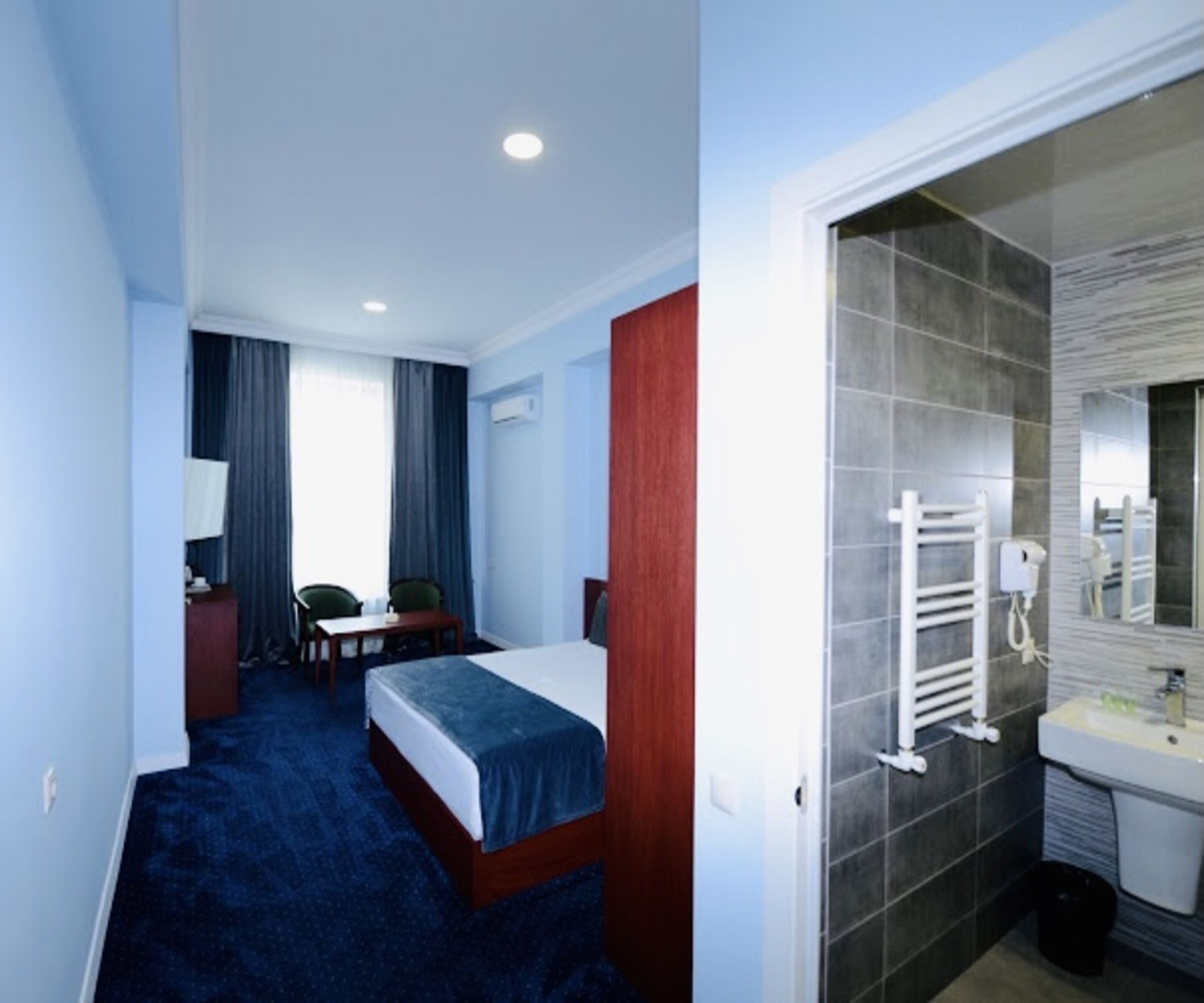 Standard Double Room | Iron/ironing board, free WiFi, bed sheets