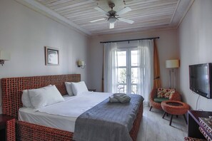 Deluxe Double Room | Egyptian cotton sheets, premium bedding, bed sheets - Casa Oliva Alacati (Cesme)