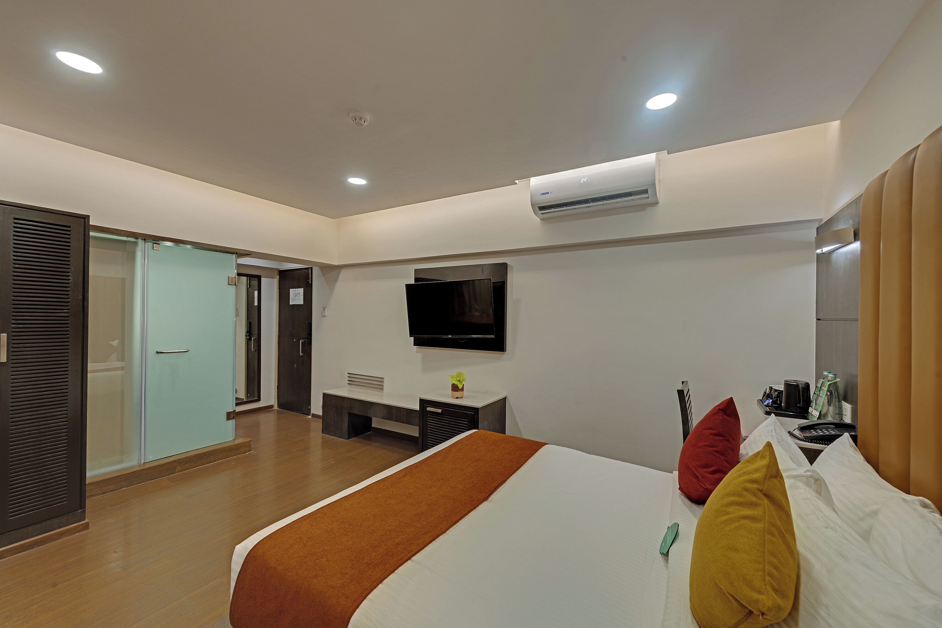 Photo - Comfort Inn Metropolis