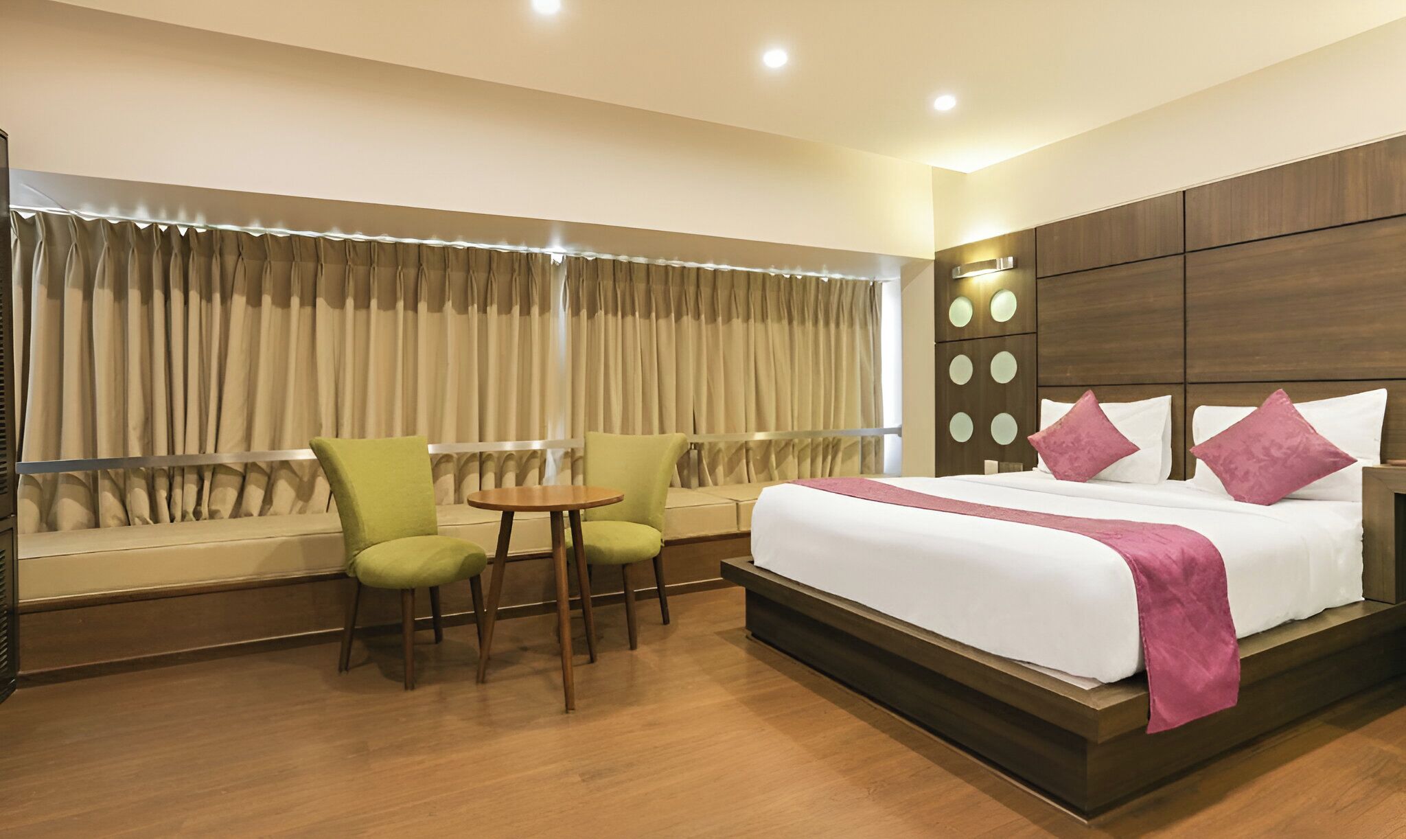 Superior Suite | In-room safe, free WiFi, bed sheets