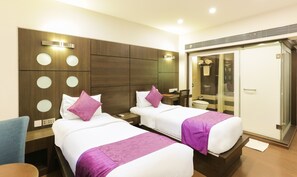 Junior Room | 1 bedroom, in-room safe, free WiFi, bed sheets