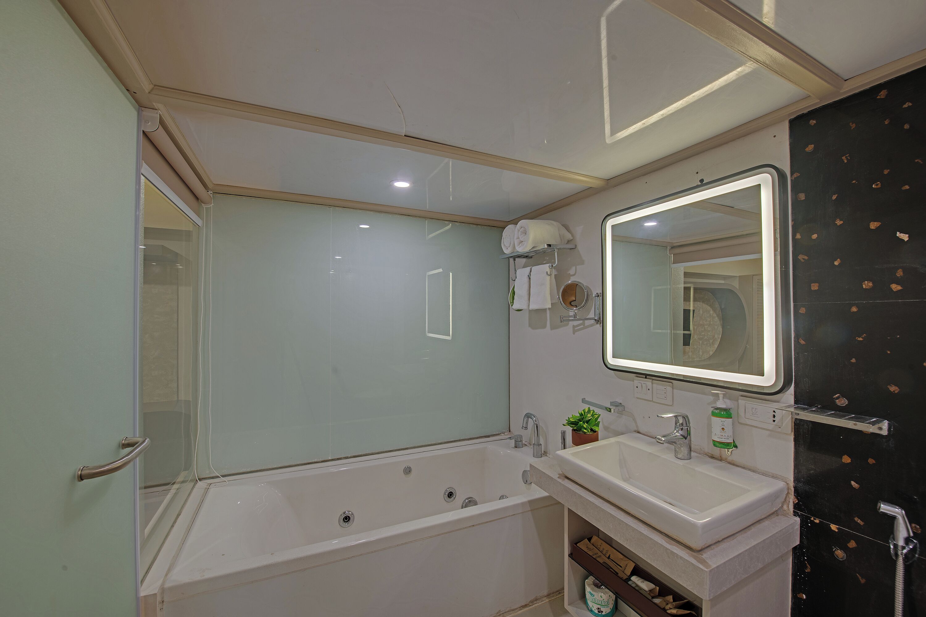 Photo - Comfort Inn Metropolis