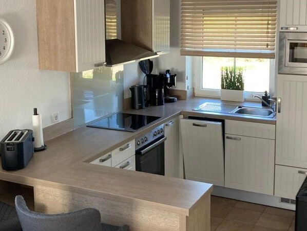 Køleskab, mikrobølgeovn, ovn, opvaskemaskine