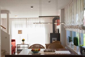 Unclassified image, 5 of 14, button