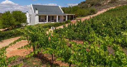 2 Bed Farmstay Cottage with Private Pool and Aircon | Buffelsbank