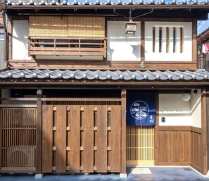 施設の正面