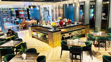 Desayuno bufé gratuito y diario