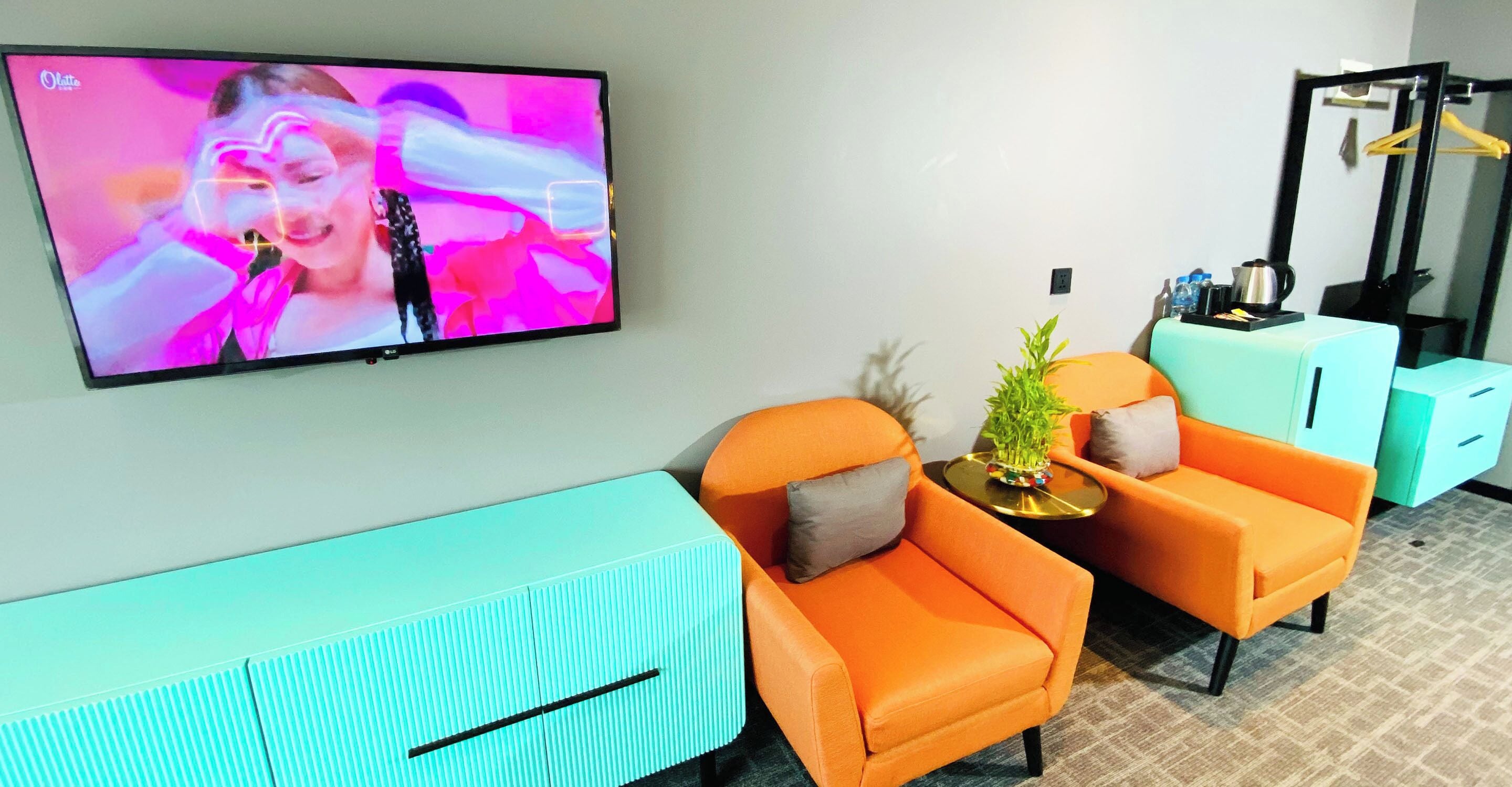 43-inch lcd tv with satellite channels, tv, fireplace