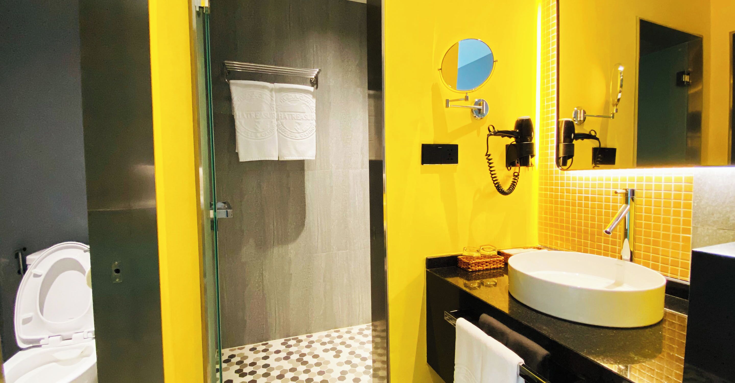 shower, free toiletries, hair dryer, slippers