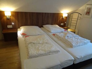 Unclassified image, 2 of 8, button