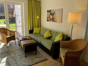 Unclassified image, 3 of 8, button