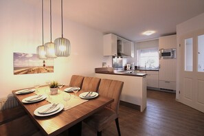Dining - ROB 14 for 6 people, approximately 86 m², pets allowed, sauna - Robbenplatte Vacation Village   (Butjadingen)