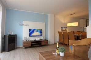 Unclassified image, 4 of 16, button