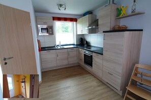 Fridge, microwave, oven, dishwasher - ROB 09 for 6 persons, approx. 78 sqm, pet - Feriendorf Robbenplatte Burhave (2) (Butjadingen)