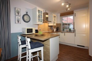 Køleskab, mikrobølgeovn, ovn, opvaskemaskine