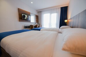 Standard Twin Room | Free minibar items, in-room safe, desk, laptop workspace - Ref Inn Hotel (Ordu)