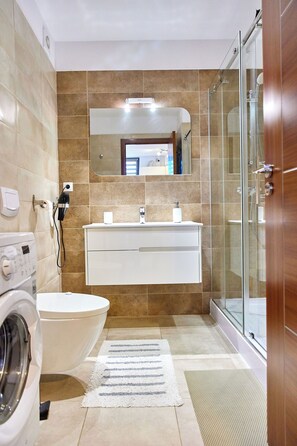 Comfort Apartment | Bathroom