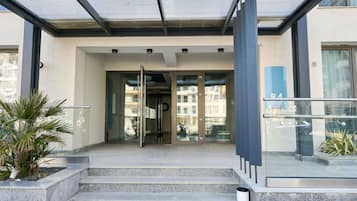 Mặt tiền nơi lưu trú