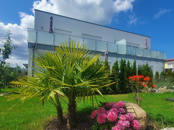 تفاصيل الفندق من الخارج