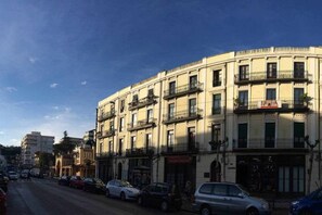 Third-party on-site parking