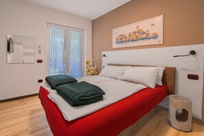 2 makuuhuonetta, silitysrauta/-lauta, ilmainen Wi-Fi, vuodevaatteet
