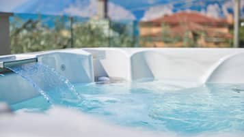 Bañera de hidromasaje exterior
