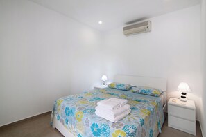 2 makuuhuonetta, silitysrauta/-lauta, ilmainen Wi-Fi, vuodevaatteet