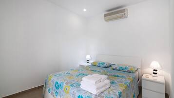 2 camere, ferro/asse da stiro, Wi-Fi gratuito, lenzuola