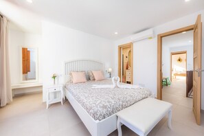 3 habitaciones, tabla de planchar con plancha y wifi gratis 