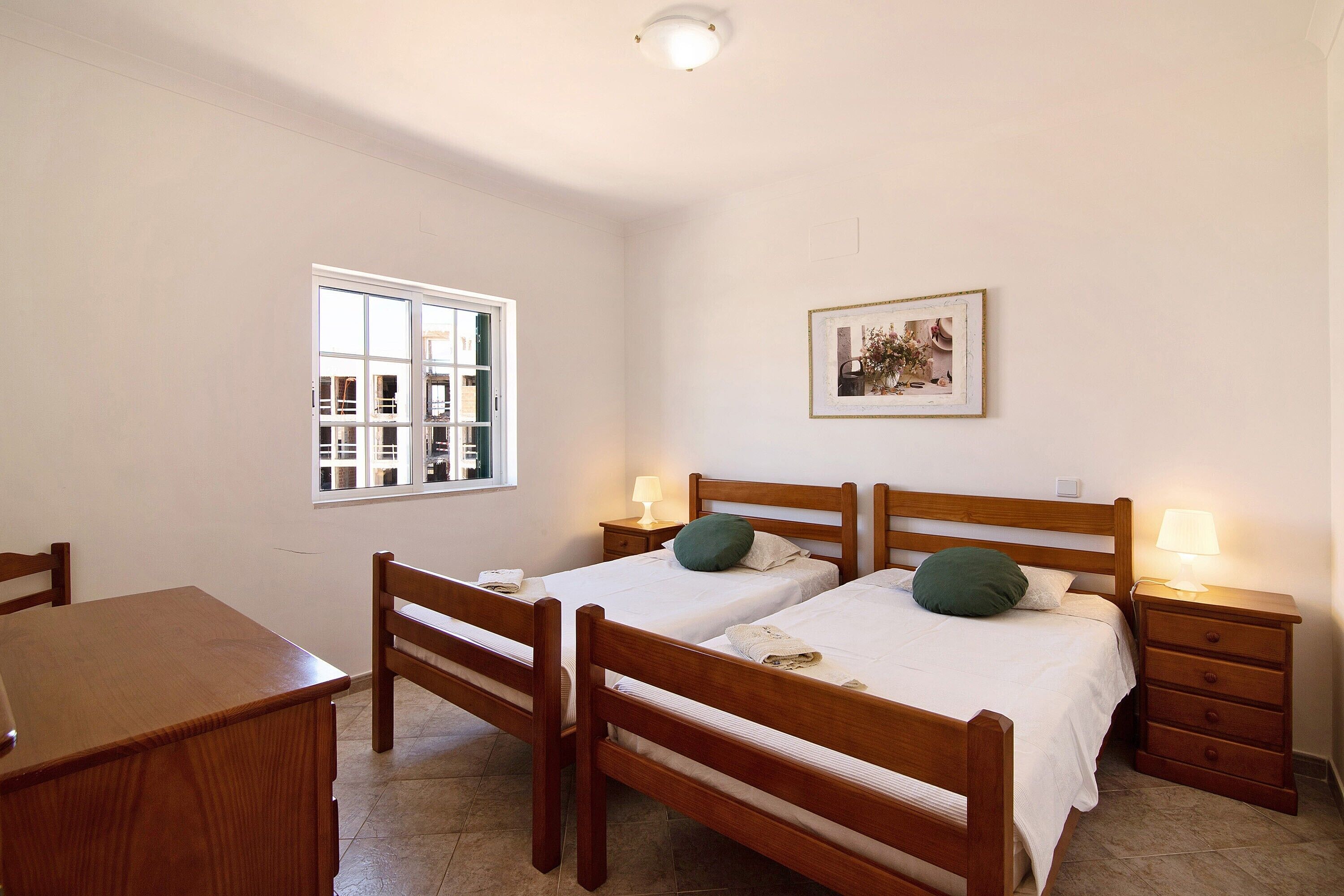 1 slaapkamer, een strijkplank/strijkijzer, gratis wifi, beddengoed