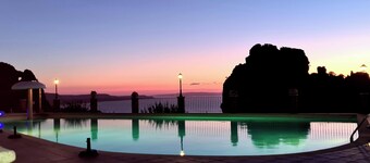 Villa L'Estasi Tanca Piras by the Pool with Sea View, Terrace, BBQ, Wi-Fi