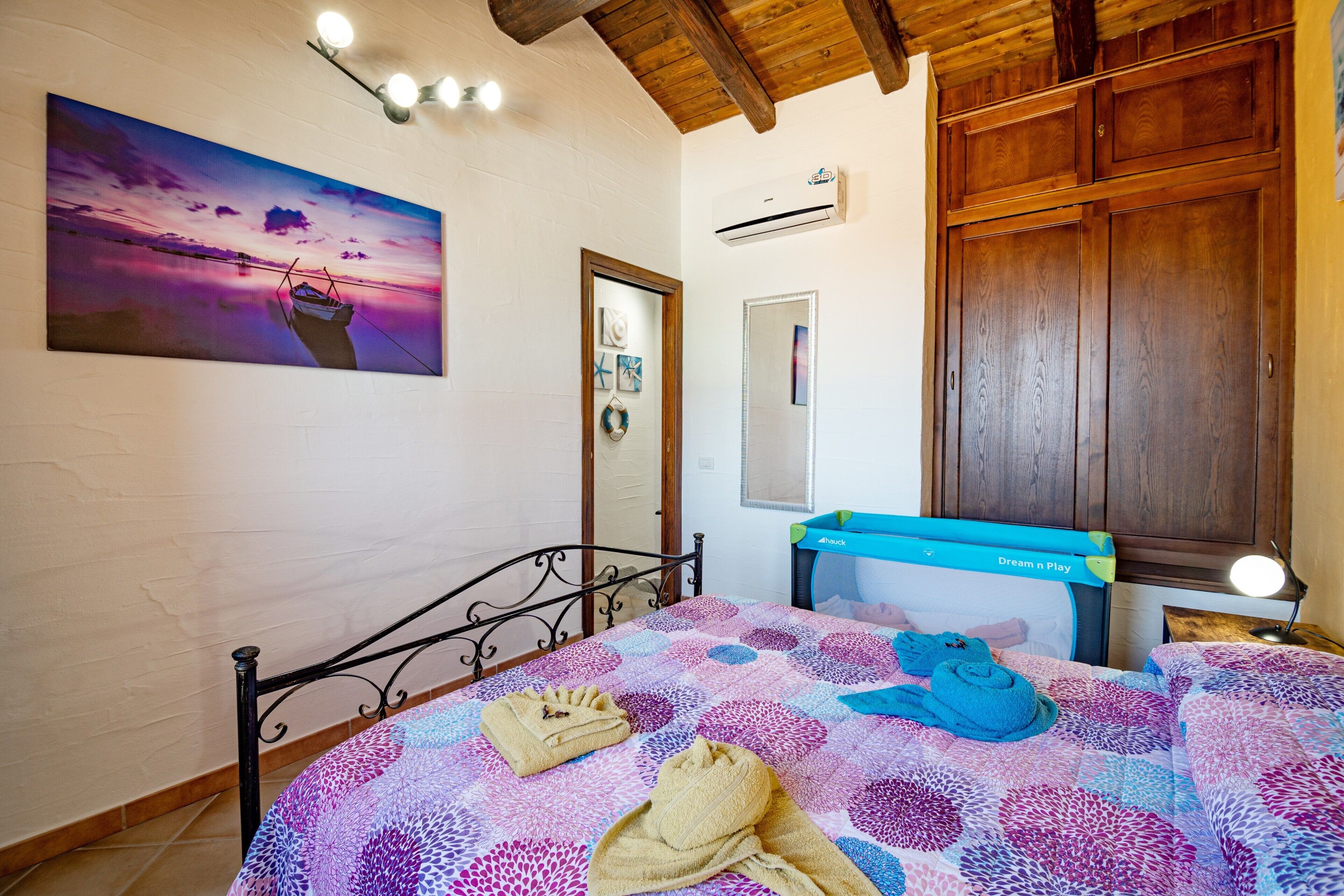 2 quartos, ferros/tábuas de passar roupa, Wi-Fi de cortesia