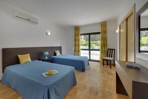 3 dormitorios, tabla de planchar con plancha, wifi gratis y ropa de cama