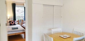 2 bedrooms, iron/ironing board, WiFi, bed sheets - Foxes Lair  Holiday Home Looe Cornwall (Looe)