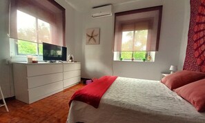 2 habitaciones, tabla de planchar con plancha, wifi y ropa de cama 