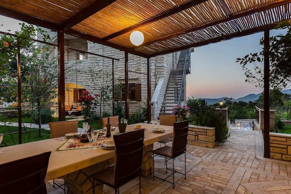 Outdoor dining