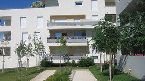 Exterior - 2-Room Apt in Sète with Terrace and Garage (Sète)