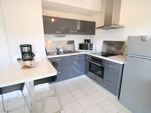 Réfrigérateur, micro-ondes, lave-vaisselle