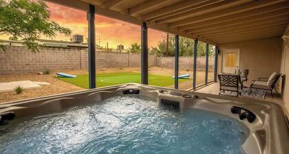 Golf, Hot Tub, Pool Table - Remodeled 3BR LV Home