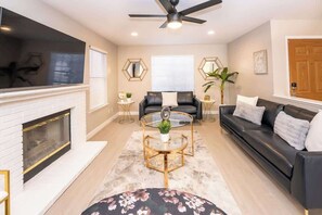 Téléviseur, bureau